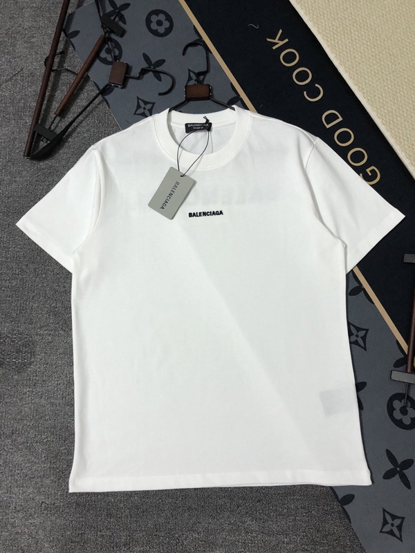 ブランドTシャツ正面デザイン